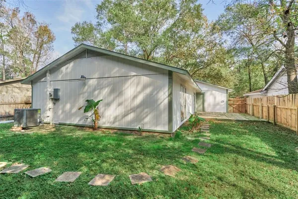$1,795 | 45 Blue Fox Road, Spring, TX 77380