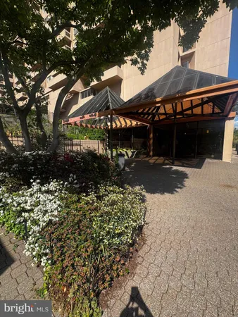 $2,350 | 1301 North Courthouse Road, Unit 805, Arlington, VA 22201