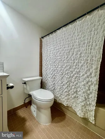 $2,350 | 1301 North Courthouse Road, Unit 805, Arlington, VA 22201