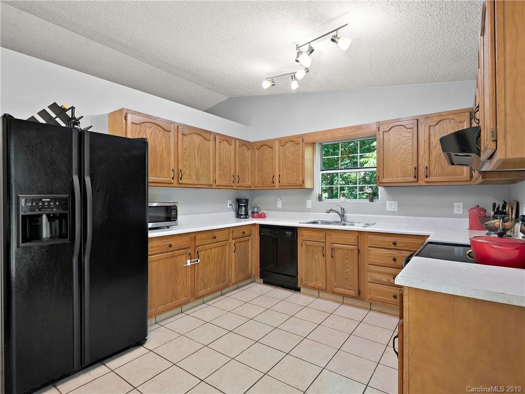 22 Twin Brooks Road Arden, NC 28704 - Photo 6 of 19 Gallery Image 6