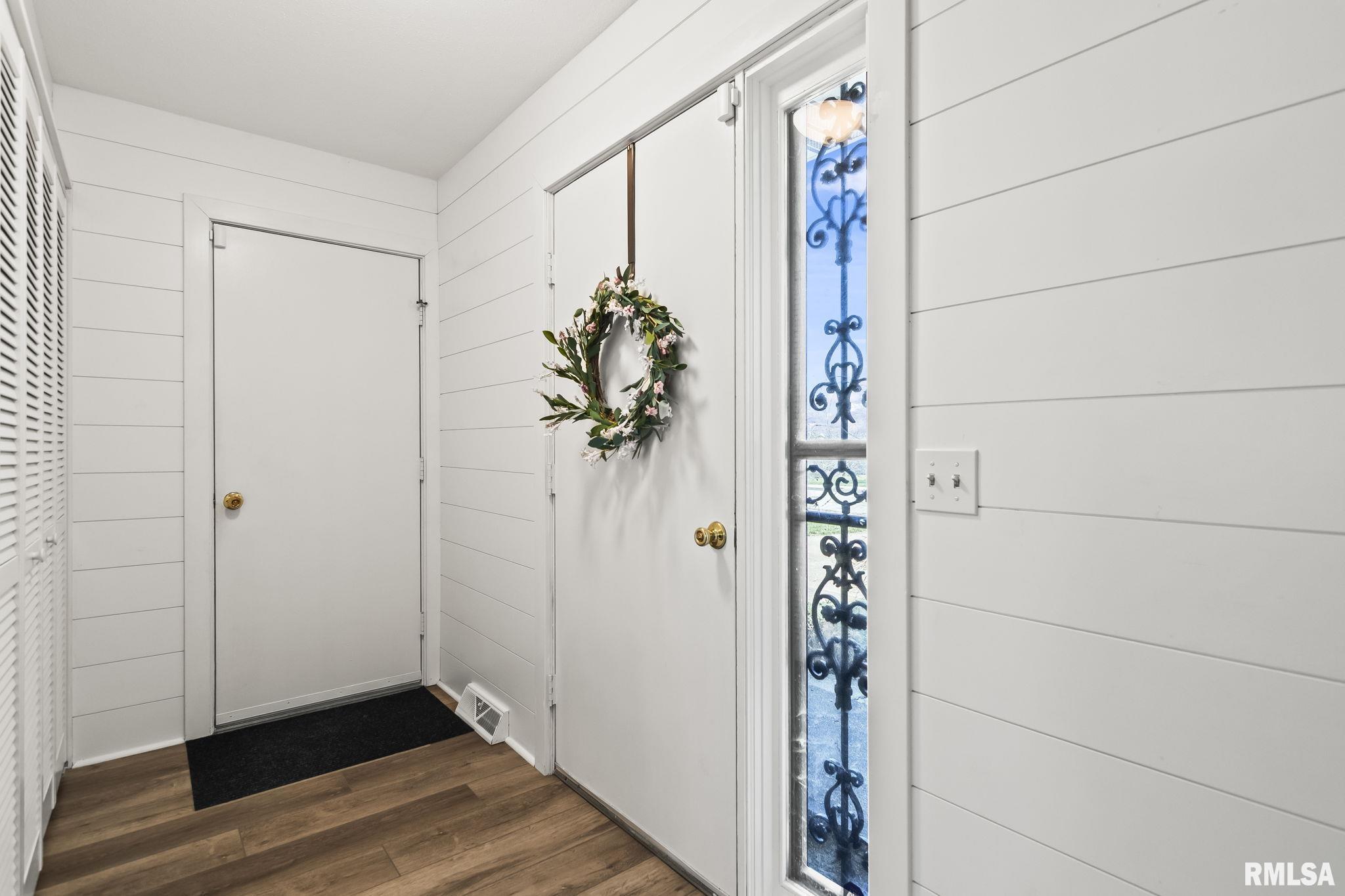 21 Drawbridge Road Springfield, IL 62704 - Photo 4 of 40 Gallery Image 4