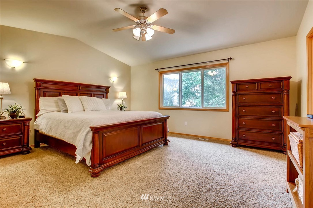 18603 33rd Avenue Southeast Bothell, WA 98012 - Photo 12 of 24