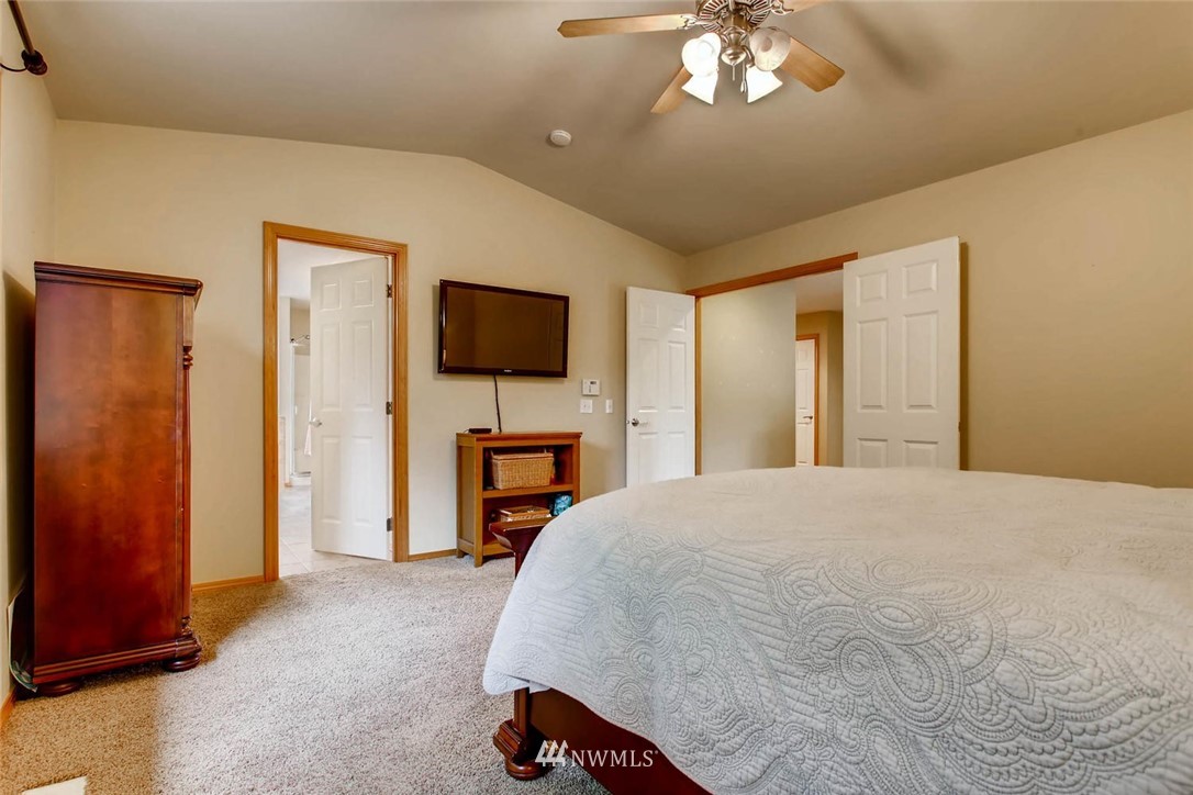 18603 33rd Avenue Southeast Bothell, WA 98012 - Photo 13 of 24