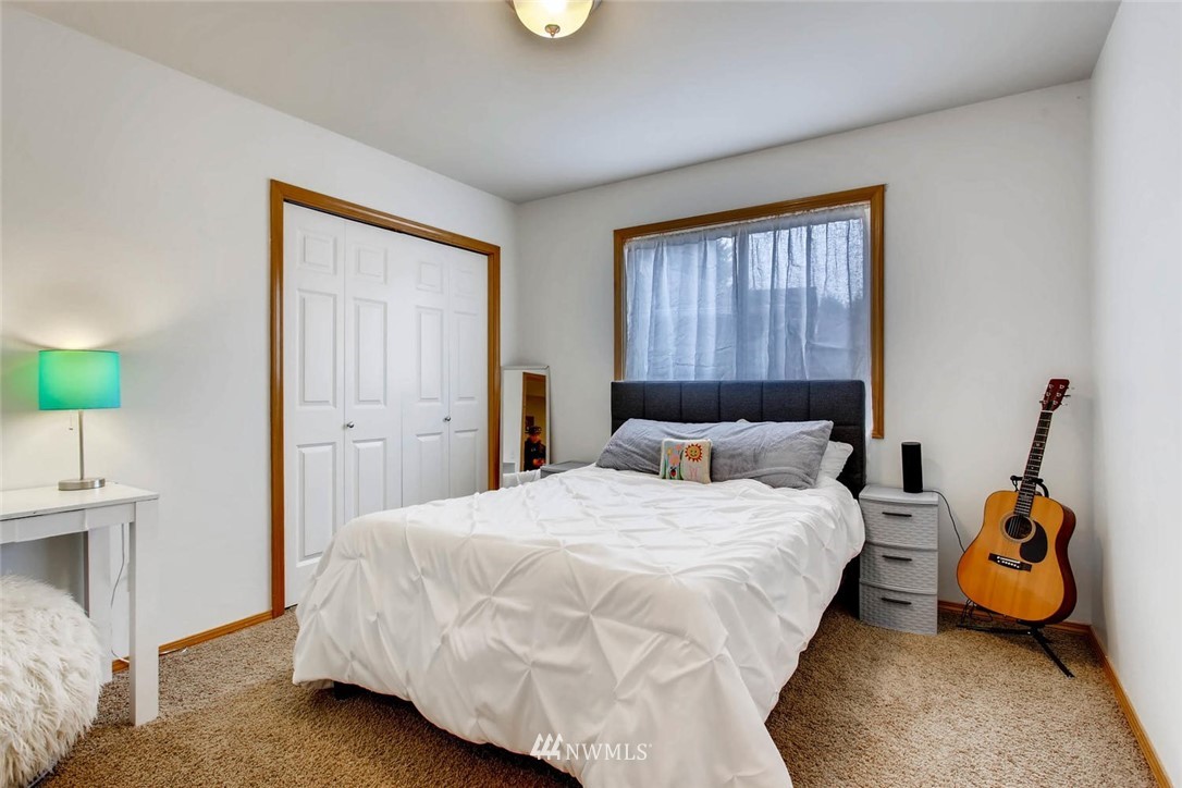 18603 33rd Avenue Southeast Bothell, WA 98012 - Photo 16 of 24