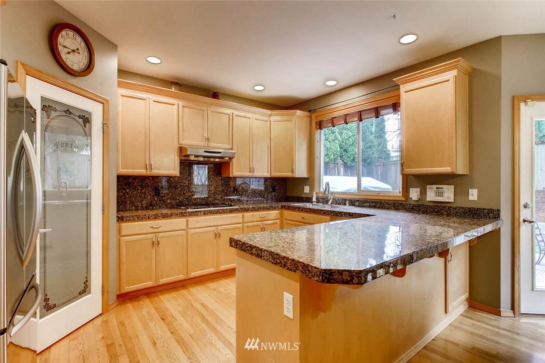 18603 33rd Avenue Southeast Bothell, WA 98012 - Photo 6 of 24
