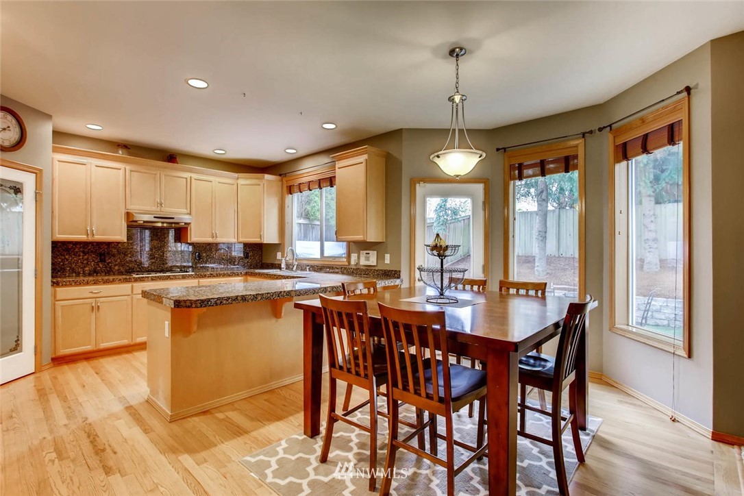 18603 33rd Avenue Southeast Bothell, WA 98012 - Photo 8 of 24