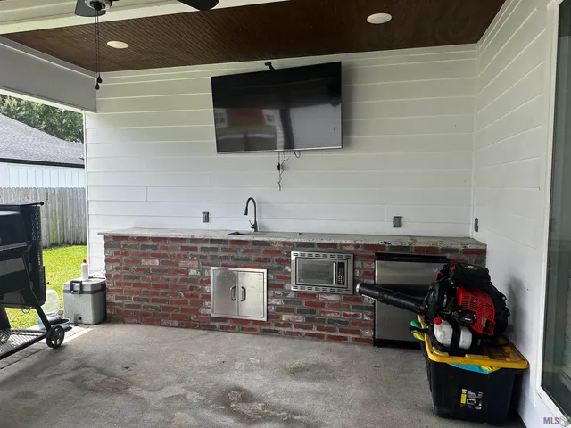 $1,950 | 7054 Mickens Road, Baton Rouge, LA 70811