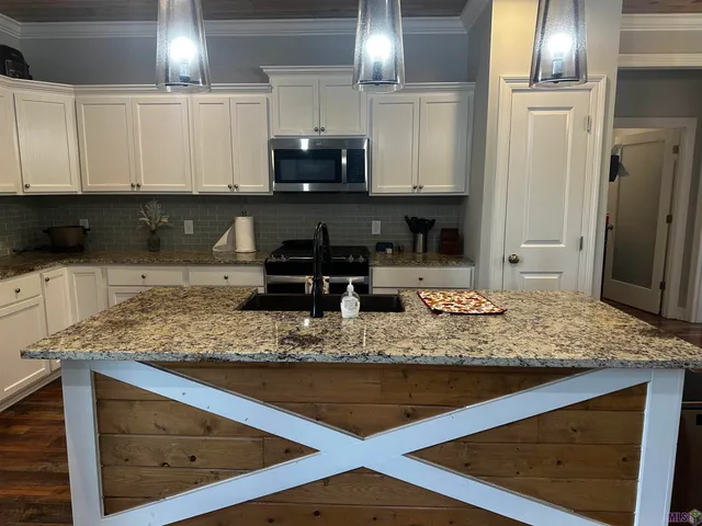 $1,950 | 7054 Mickens Road, Baton Rouge, LA 70811