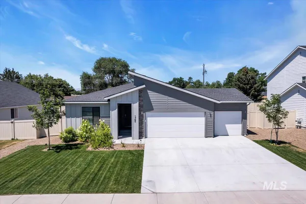 $404,999 | 1795 North 8th East, Mountain Home, ID 83647