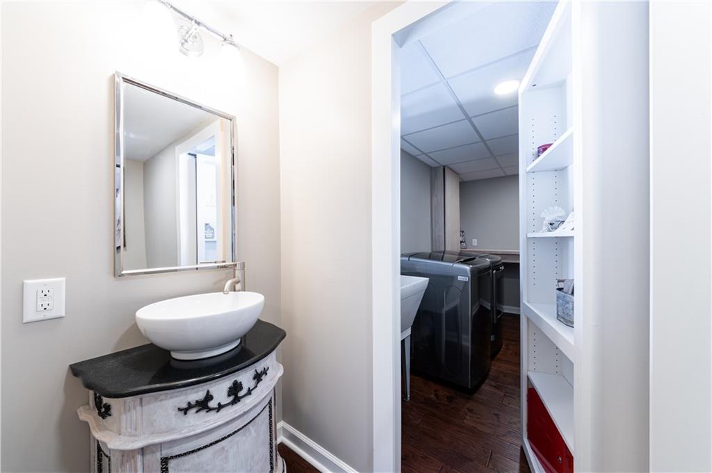 369 Mill Dam Road Cheswick, PA 15024 - Photo 21 of 25 a living room with furniture and a window