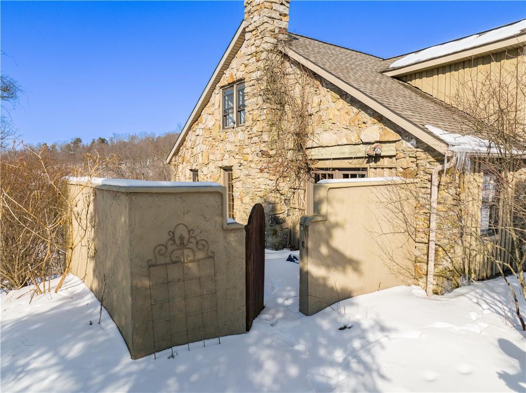 369 Mill Dam Road Cheswick, PA 15024 - Photo 25 of 25 a view of a large building