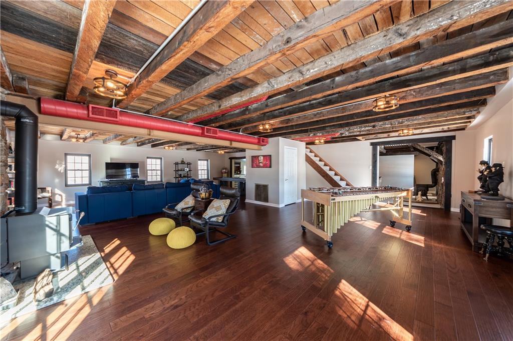 369 Mill Dam Road Cheswick, PA 15024 - Photo 9 of 25 a living room filled with furniture