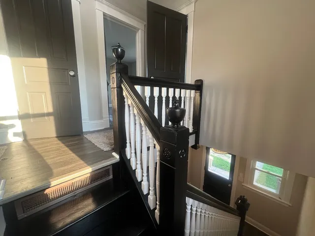 $249,999 | 195 West 3rd Avenue, Clifton, IL 60927