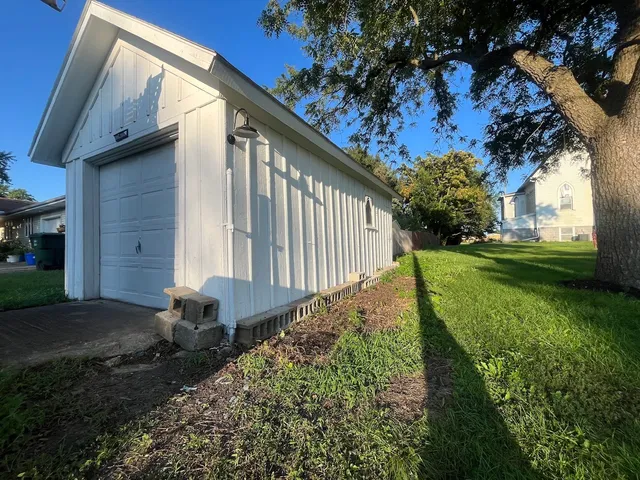 $249,999 | 195 West 3rd Avenue, Clifton, IL 60927