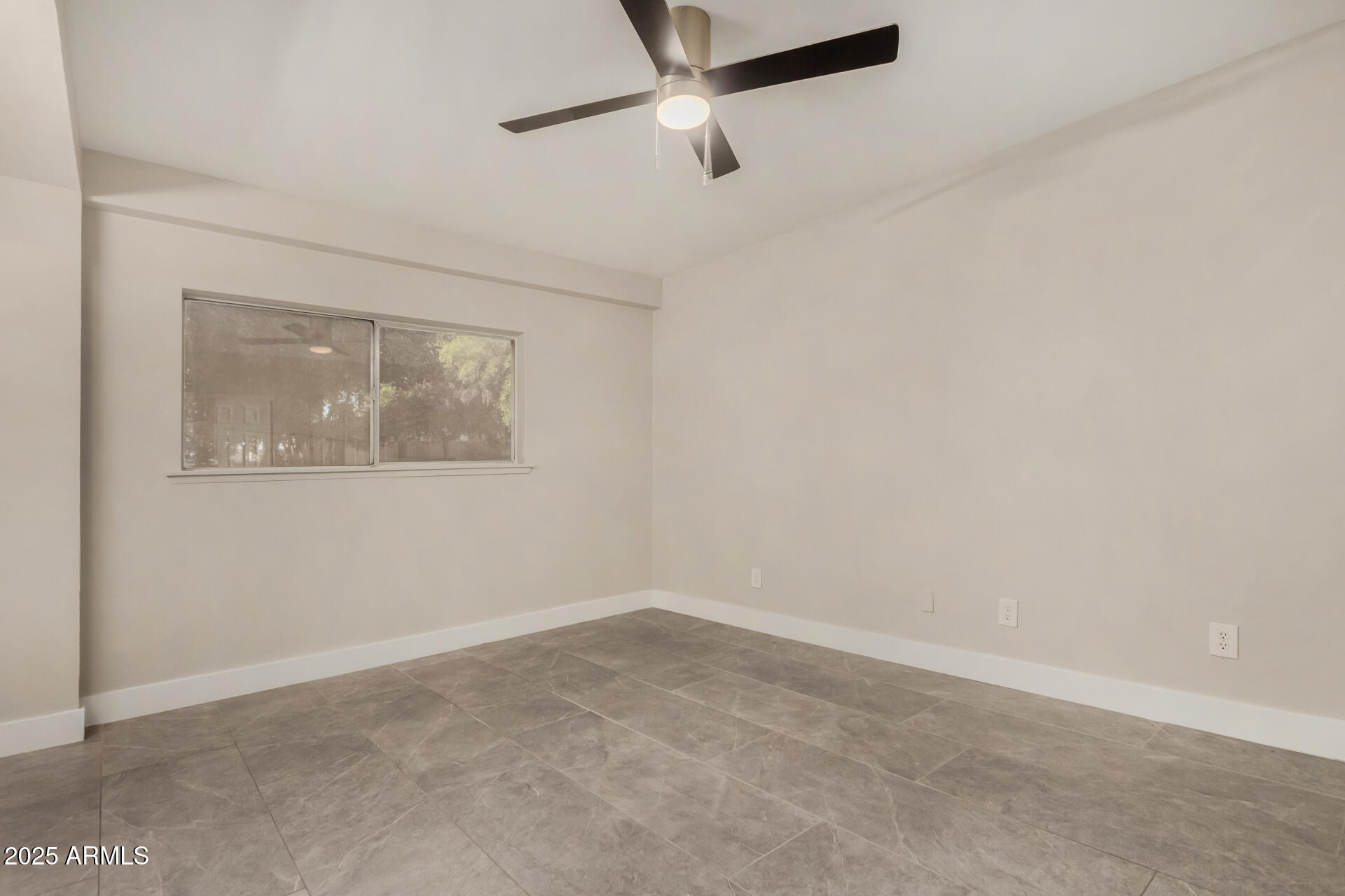 353 East Thomas Road, Unit C101 Phoenix, AZ 85012 - Photo 12 of 30 12 - Thomas
