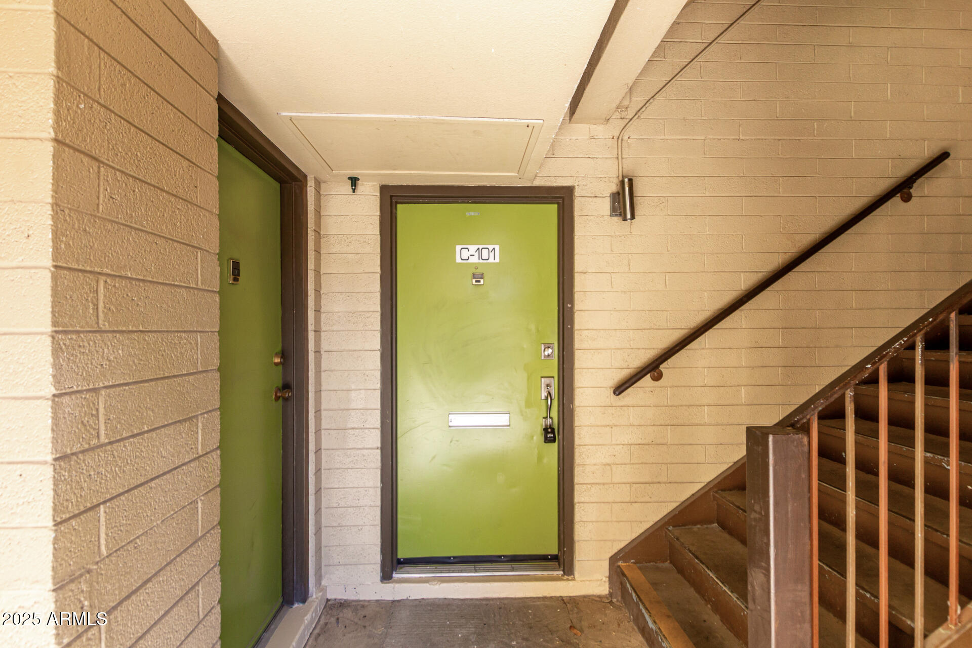 353 East Thomas Road, Unit C101 Phoenix, AZ 85012 - Photo 2 of 30 02 - Thomas