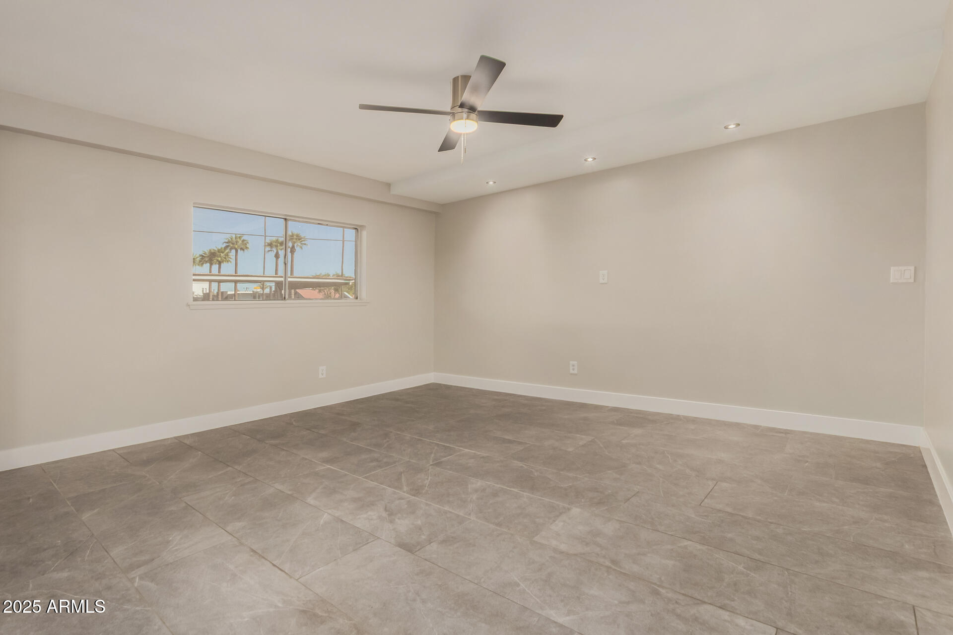 353 East Thomas Road, Unit C101 Phoenix, AZ 85012 - Photo 3 of 30 03 - Thomas