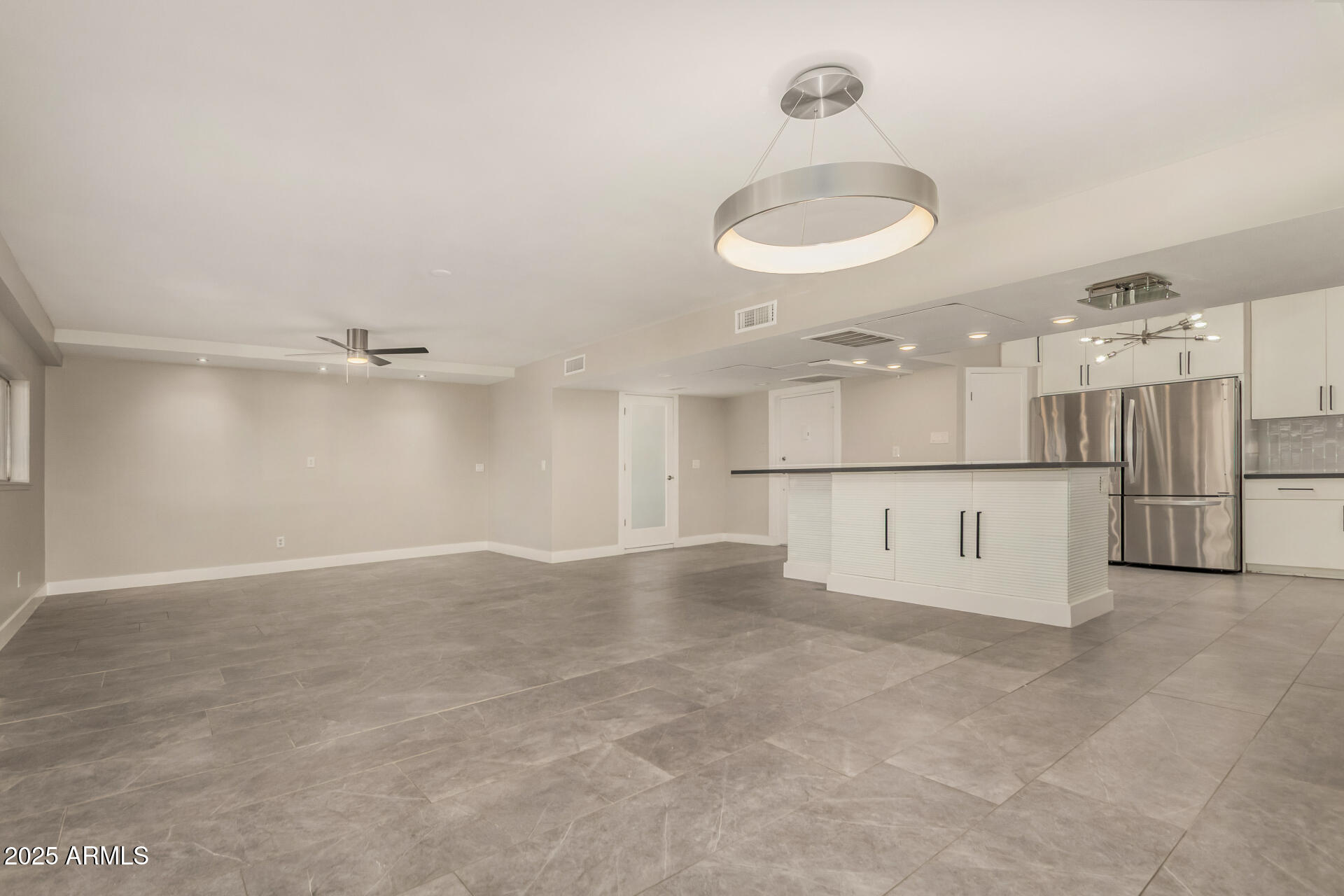 353 East Thomas Road, Unit C101 Phoenix, AZ 85012 - Photo 7 of 30 07 - Thomas