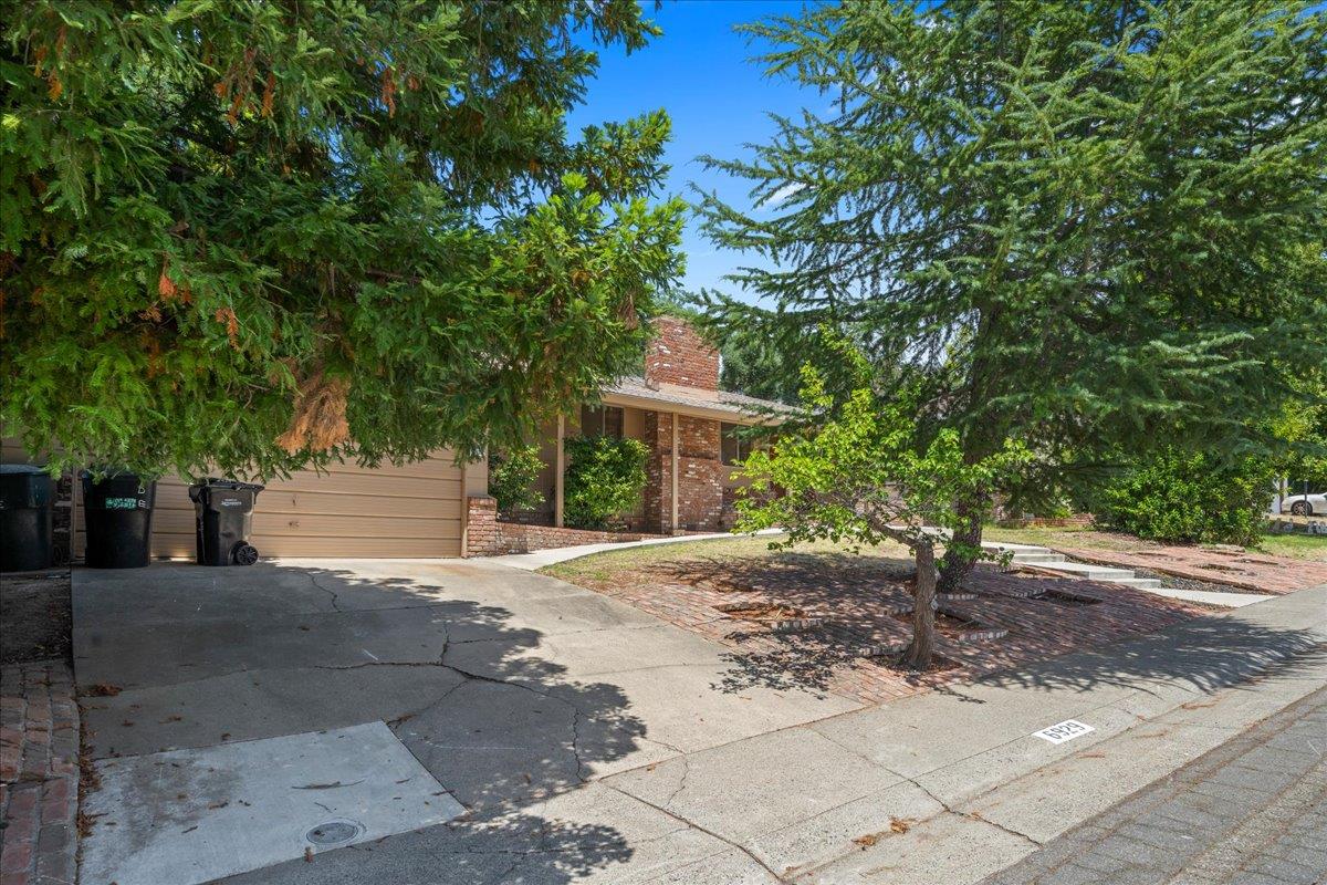 6929 Lisa Marie Way Carmichael, CA 95608 - Photo 28 of 50