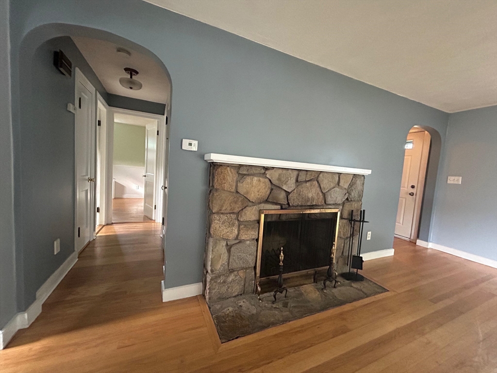20 Summerhill Road Auburn, MA 01501 - Photo 6 of 25 Gallery Image 6