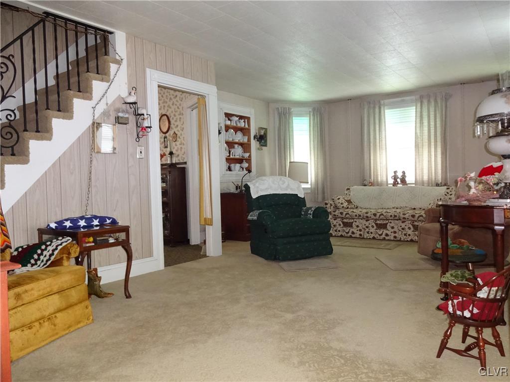 127 Johnsonville Road Bangor, PA 18013 - Photo 20 of 50 Living Room