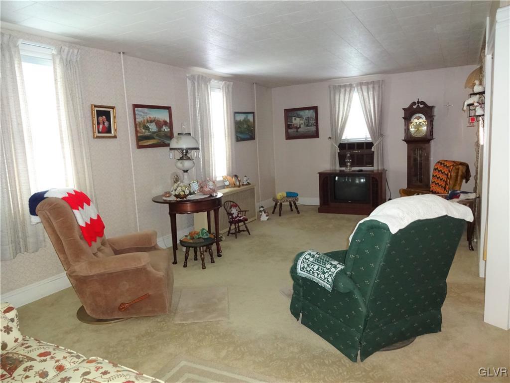 127 Johnsonville Road Bangor, PA 18013 - Photo 22 of 50 Living Room