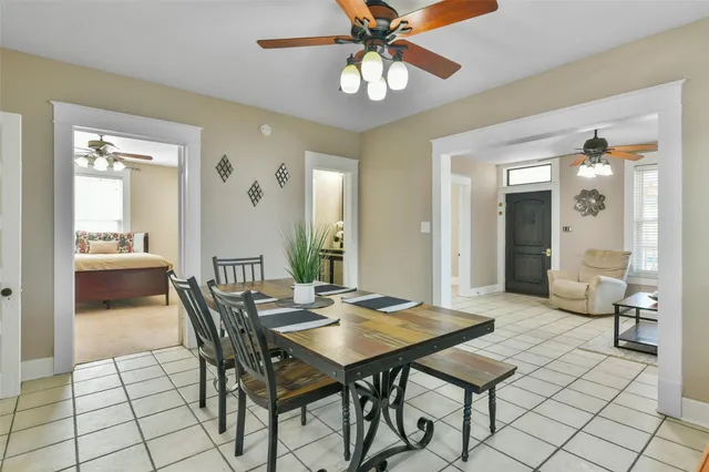 a view of a livingroom and dining room