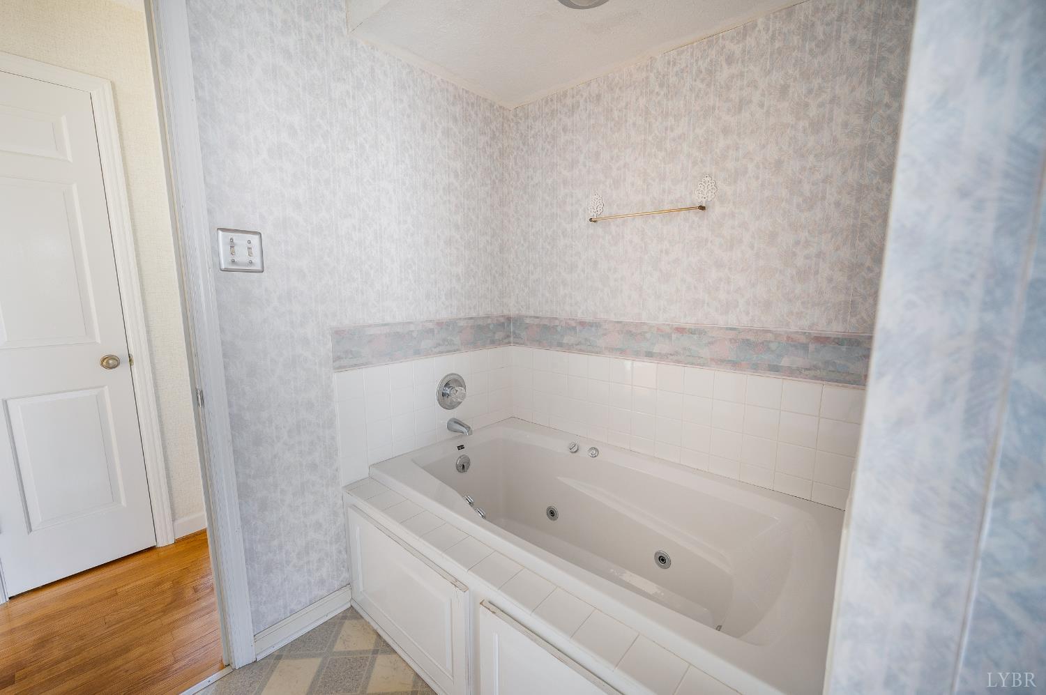 1250 Lick Run Farm Road Forest, VA 24551 - Photo 34 of 74 a bathroom with a bathtub