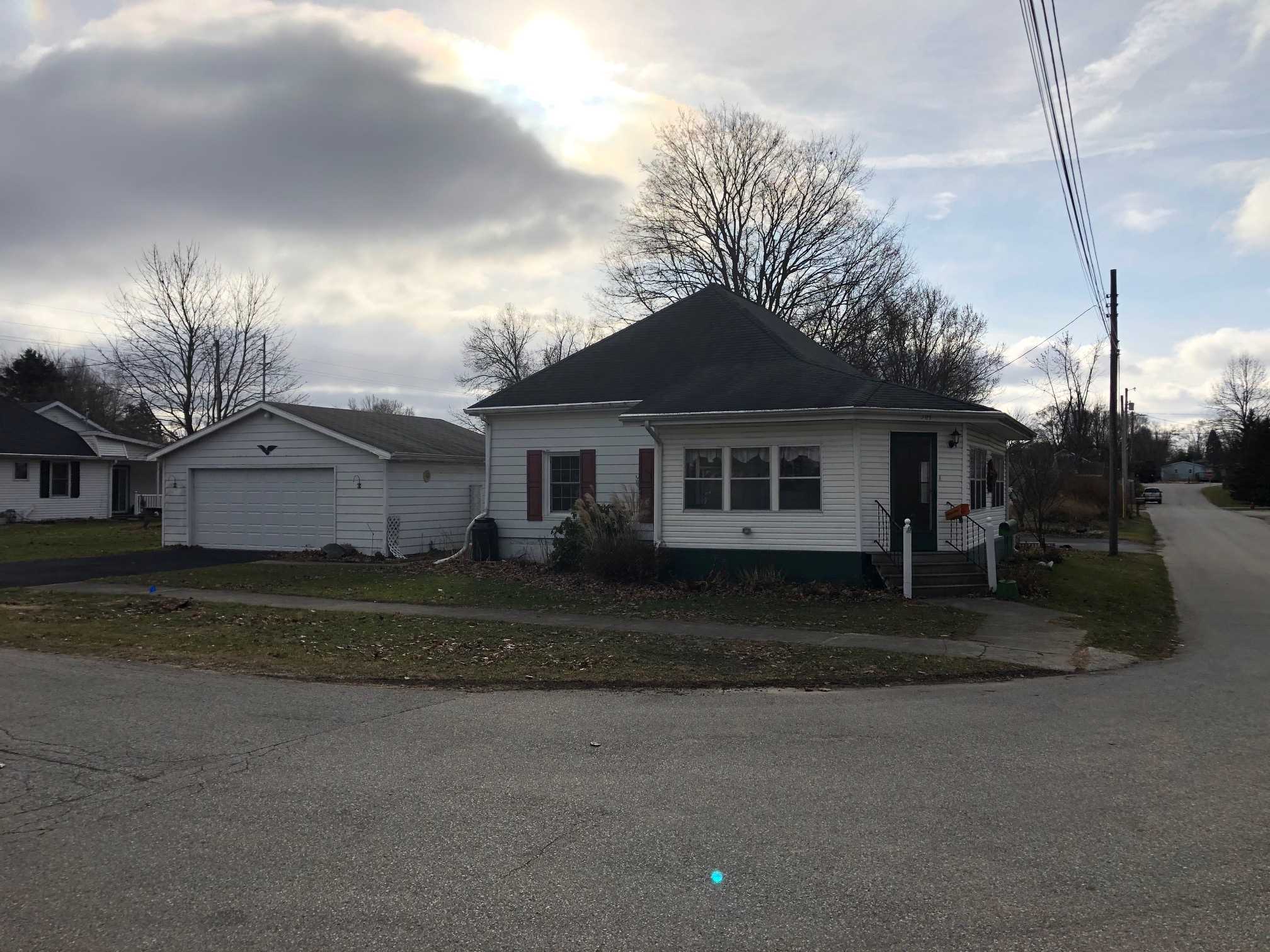 701 East 10th Street Rochester, IN 46975 - Photo 1 of 9
