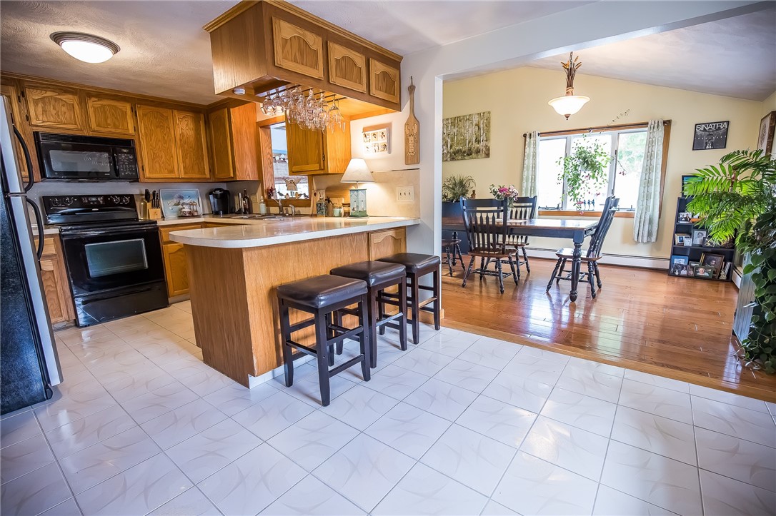 41 Kingswood Road Bristol, RI 02809 - Photo 8 of 36 Gallery Image 8