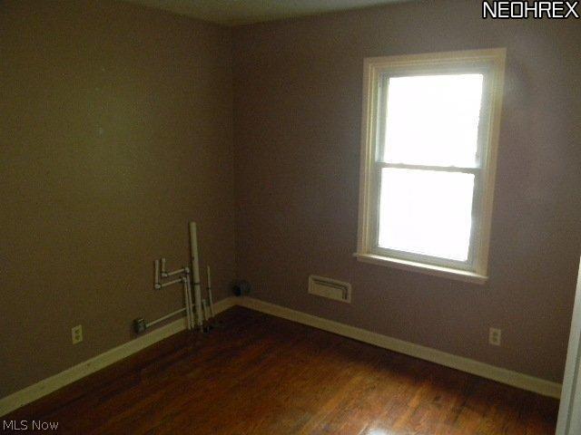 1507 Root Road Lorain, OH 44052 - Photo 9 of 21