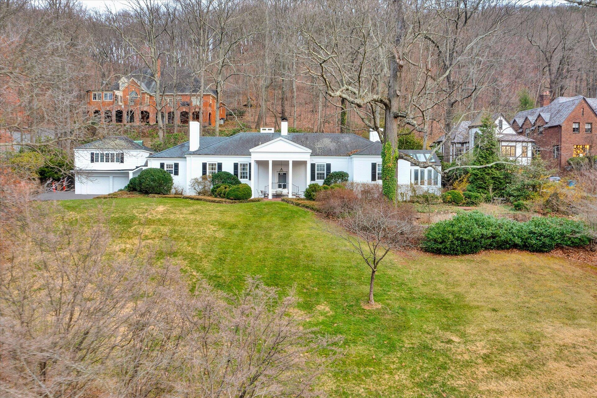 2402 Woodcliff Road Southeast Roanoke, VA 24014 - Photo 3 of 52 03-DJI_0596(1)