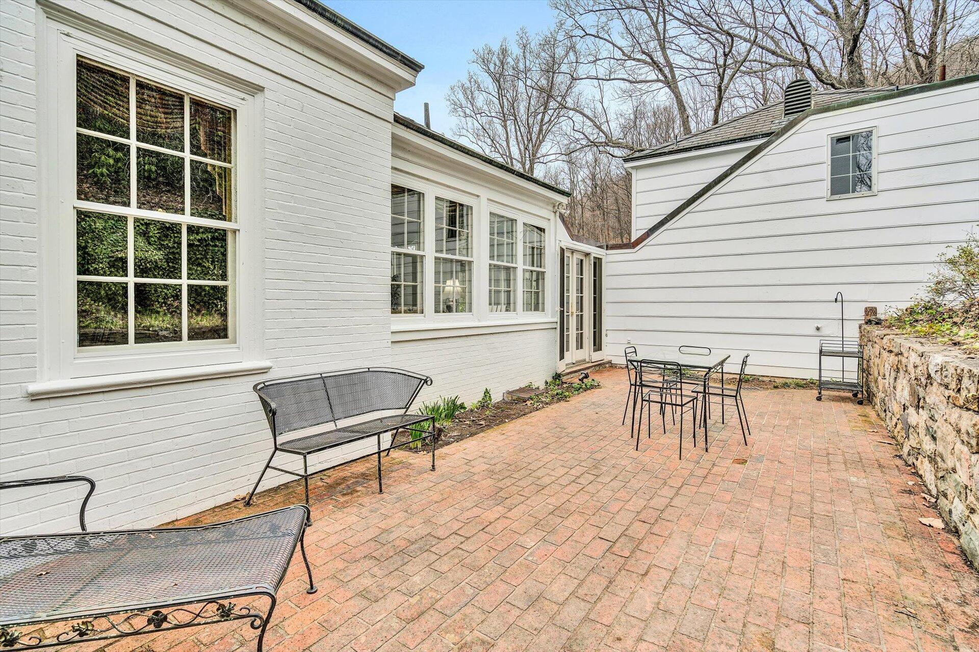 2402 Woodcliff Road Southeast Roanoke, VA 24014 - Photo 41 of 52 42-030720220107