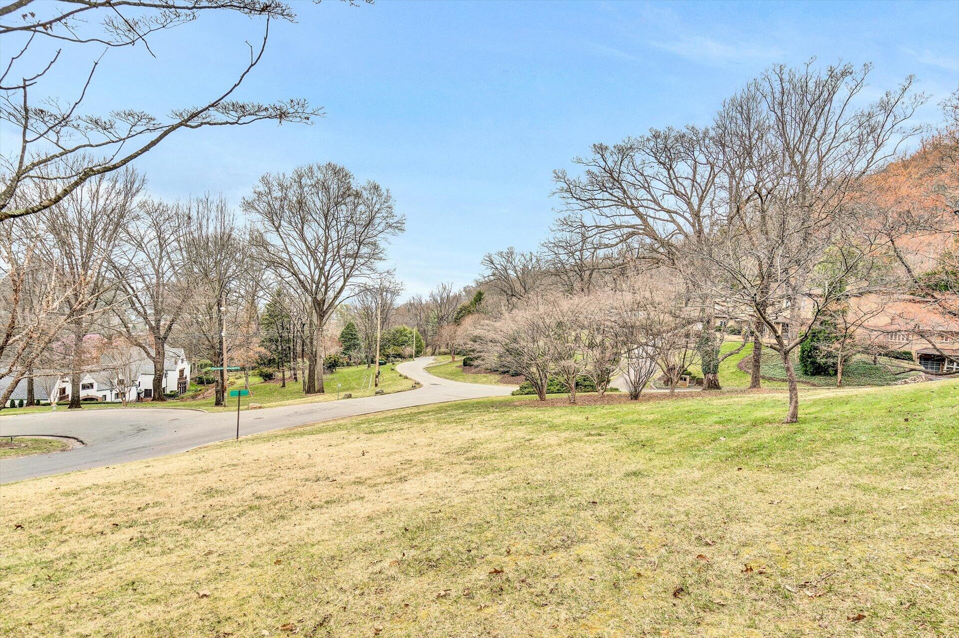 2402 Woodcliff Road Southeast Roanoke, VA 24014 - Photo 47 of 52 48-030720220124