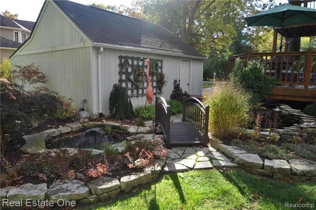 800 Bloomer Road Rochester Hills, MI 48307 - Photo 28 of 30