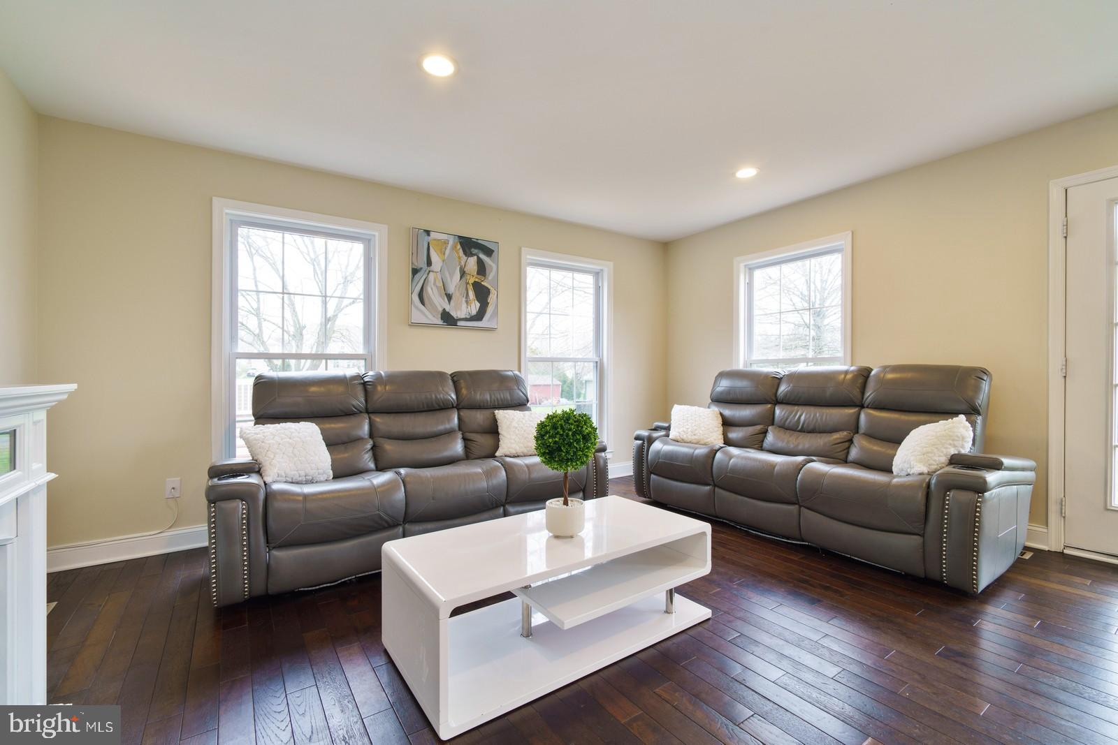 9808 Hidden Valley Road Perry Hall, MD 21128 - Photo 5 of 50 1st Floor Living Room