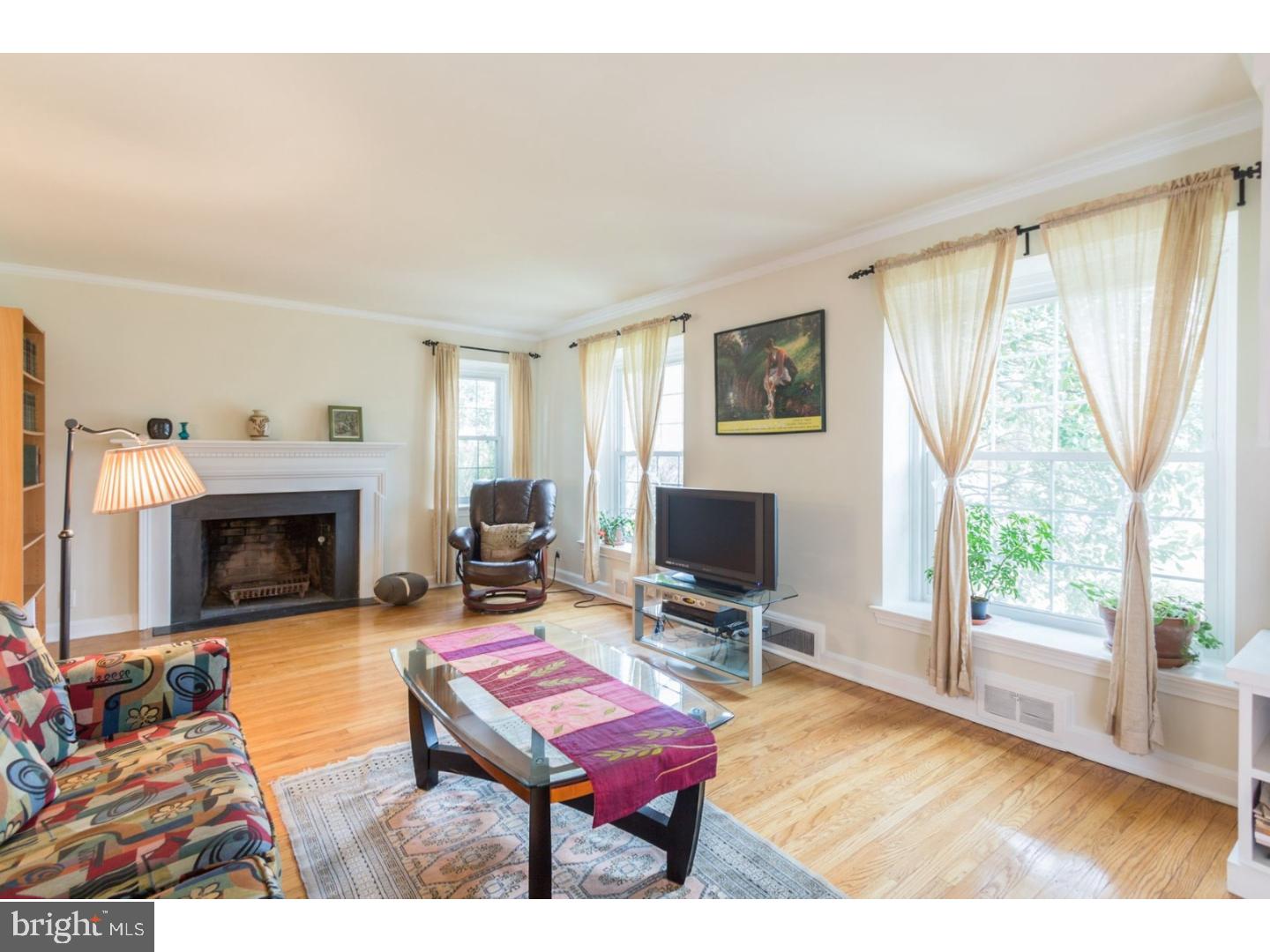 412 Red Leaf Road Wynnewood, PA 19096 - Photo 3 of 18 Family Room