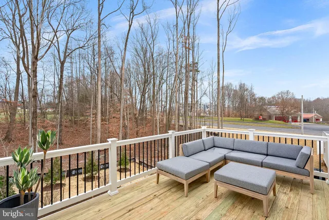 $819,999 | 19710 Sepia Square, Ashburn, VA 20147