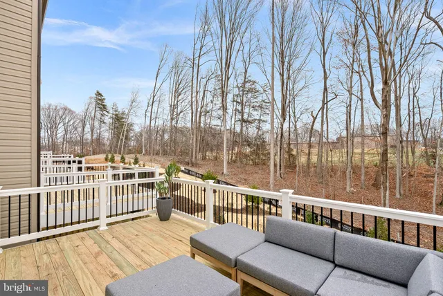 $819,999 | 19710 Sepia Square, Ashburn, VA 20147