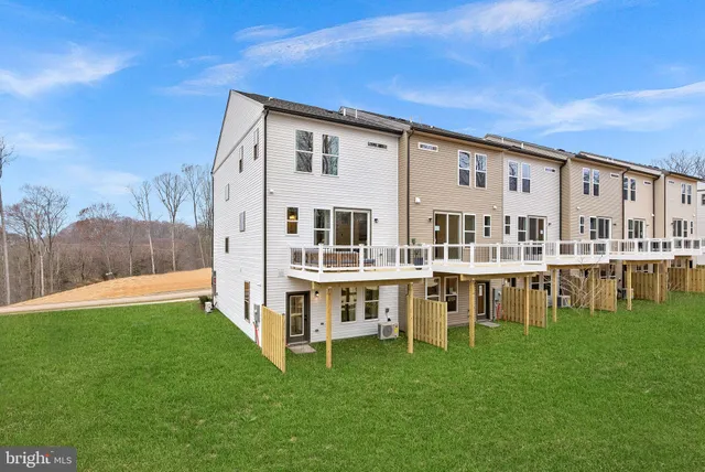 $819,999 | 19710 Sepia Square, Ashburn, VA 20147