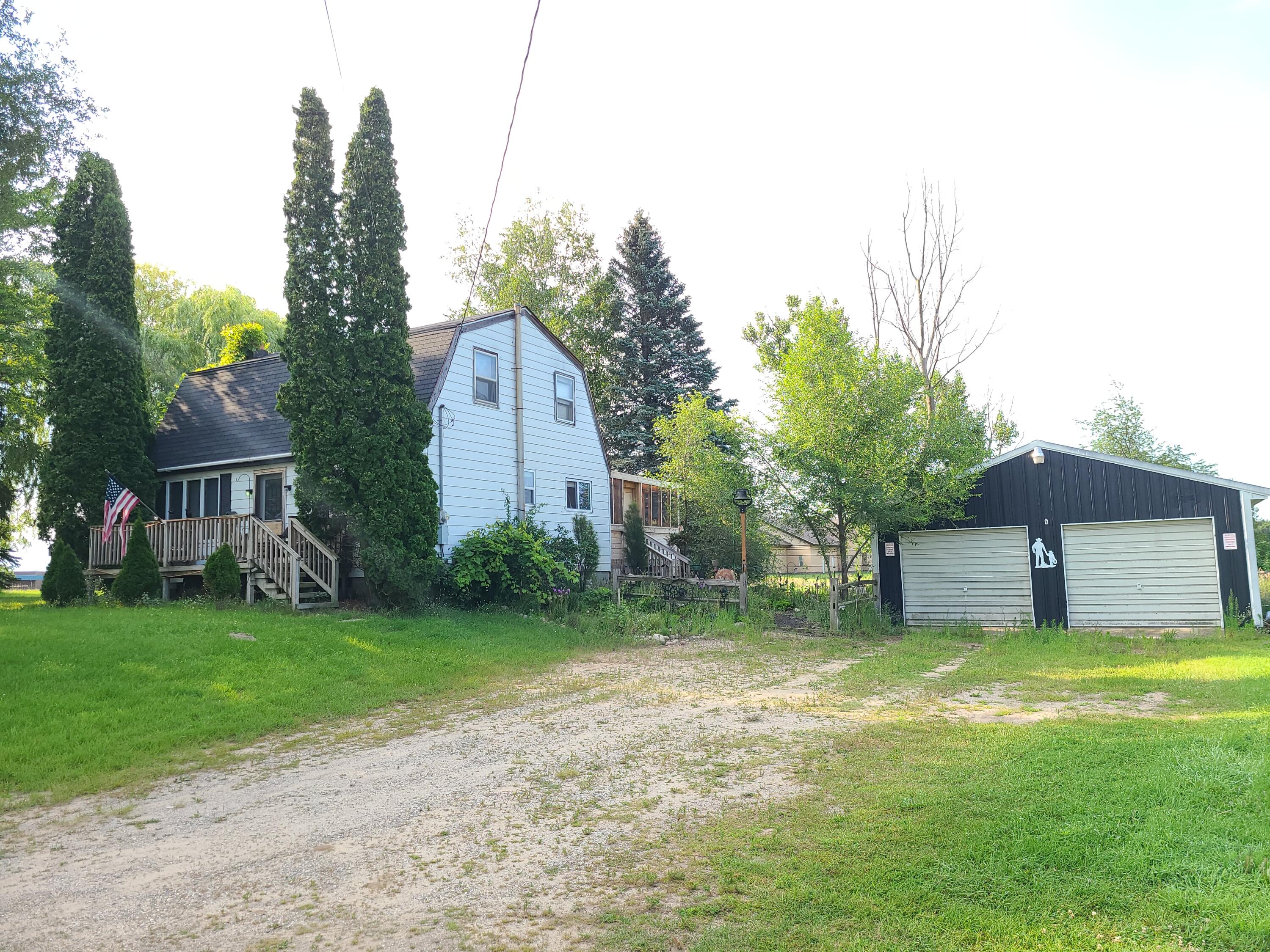 1240 East North County Line Road Blanchard, MI 49310 - Photo 1 of 6 20210722_091733