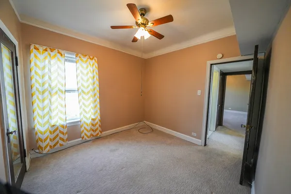 $2,250 | 3927 Kirk Street, Unit 2, Skokie, IL 60076
