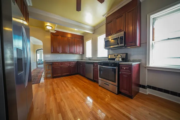 $2,250 | 3927 Kirk Street, Unit 2, Skokie, IL 60076