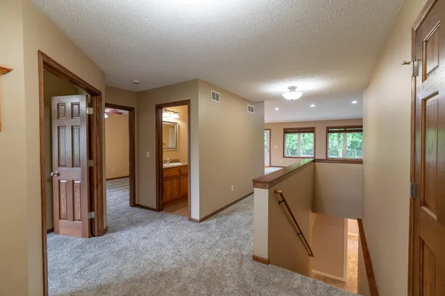 $450,000 | 225 Pinehurst Drive, Mankato, MN 56001