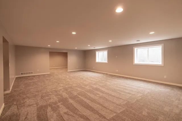 $450,000 | 225 Pinehurst Drive, Mankato, MN 56001