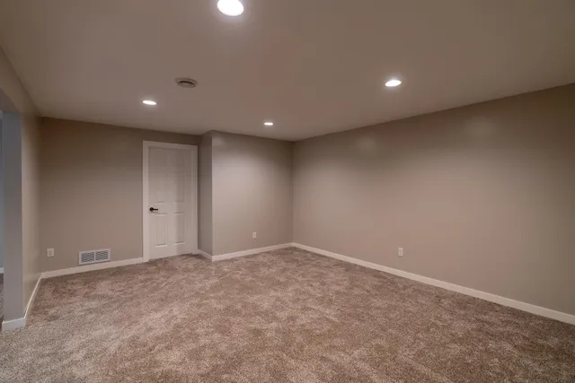 $450,000 | 225 Pinehurst Drive, Mankato, MN 56001