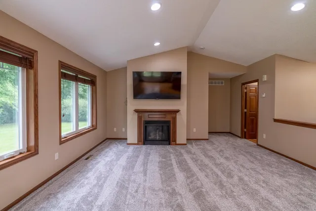 $450,000 | 225 Pinehurst Drive, Mankato, MN 56001