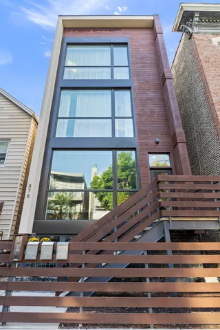 $899,000 | 878 North Marshfield Avenue, Unit 1, Chicago, IL 60622