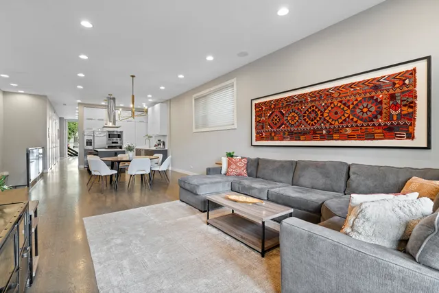 $899,000 | 878 North Marshfield Avenue, Unit 1, Chicago, IL 60622