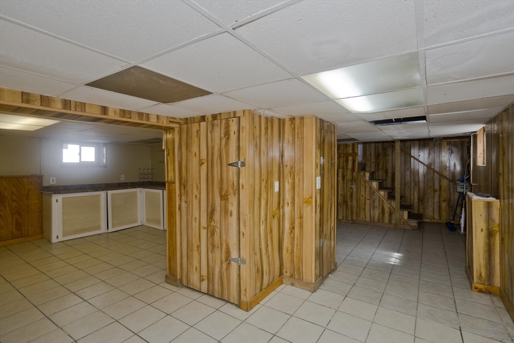 121 Dorset Street Springfield, MA 01108 - Photo 34 of 40